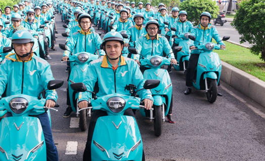 Dịch vụ đặt xe máy điện tại Việt Nam: Làn sóng xanh thu hút hành khách và tài xế